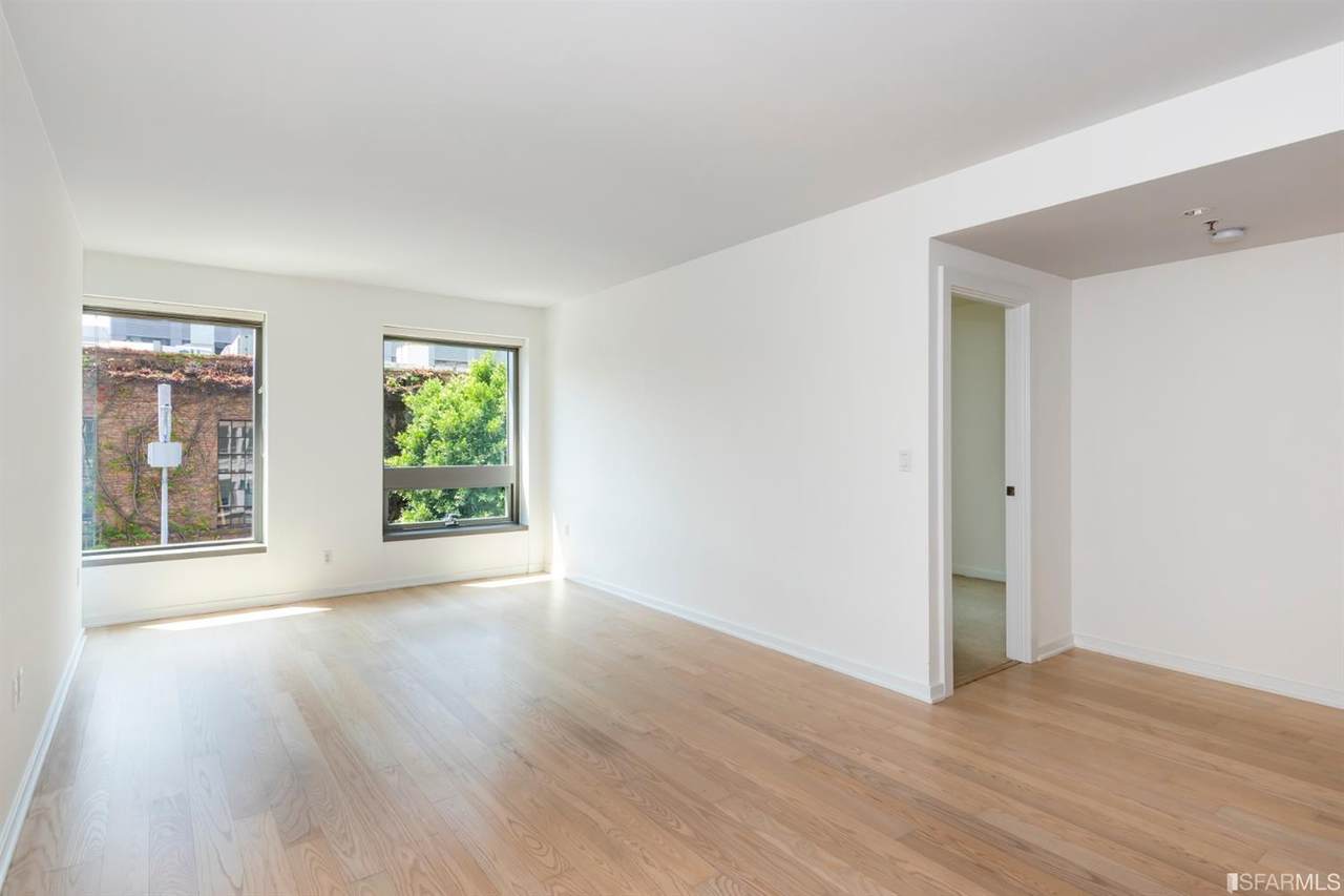 1 Hawthorne Street - Photo 1