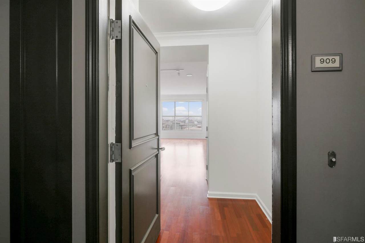 140 South Van Ness Avenue - Photo 1