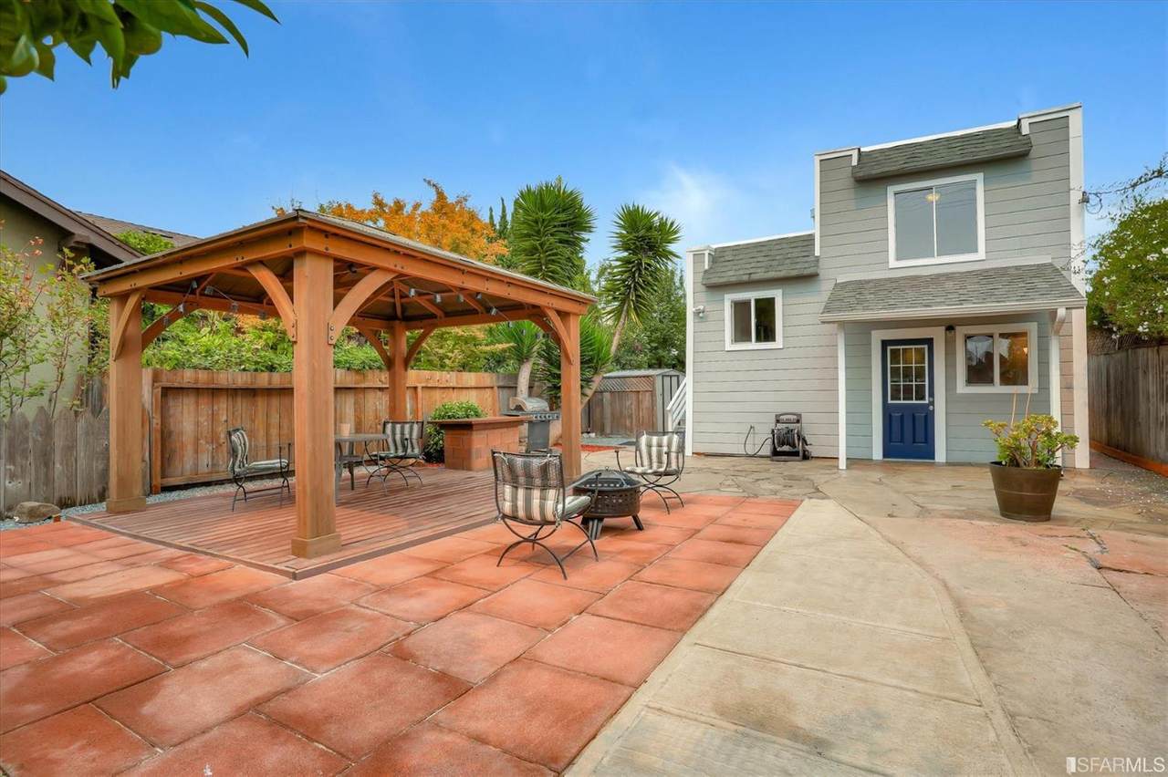 936 43rd Street - Photo 1