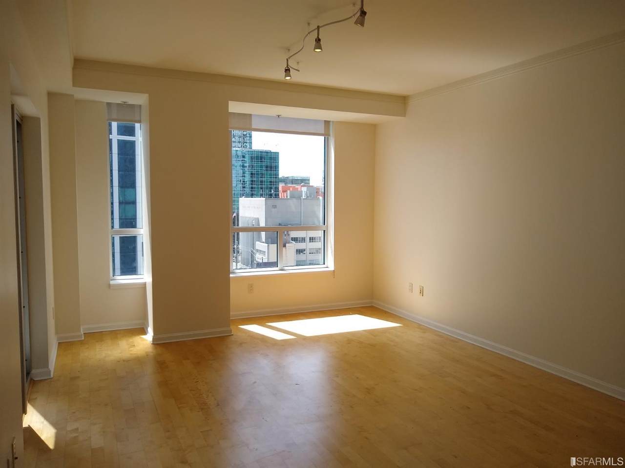 400 Beale Street - Photo 1