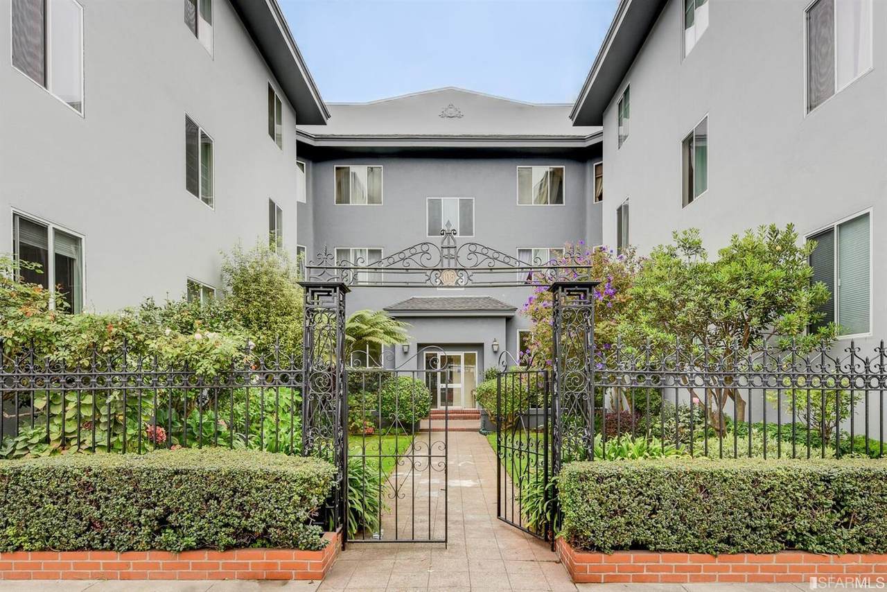 105 Palm Avenue - Photo 1