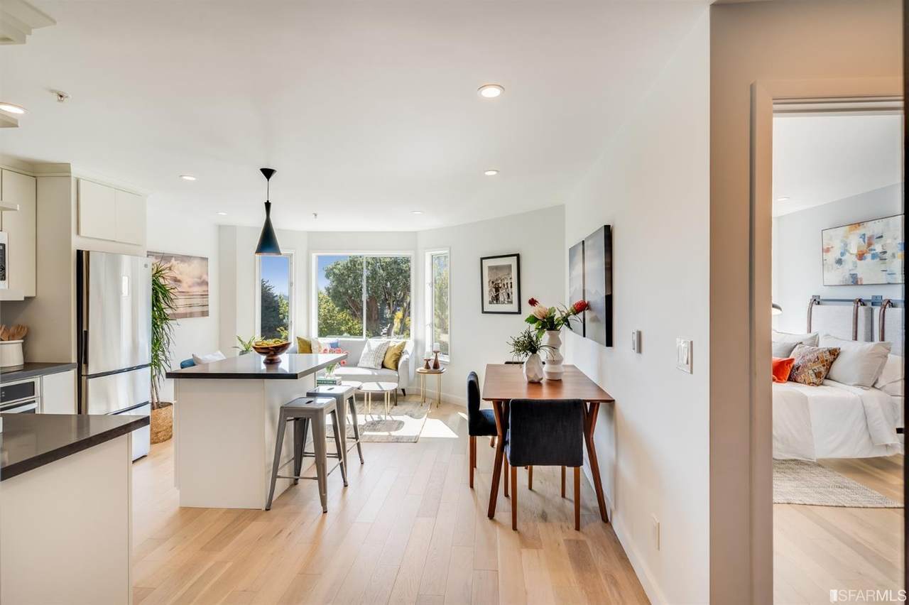 352 Roosevelt - Photo 1