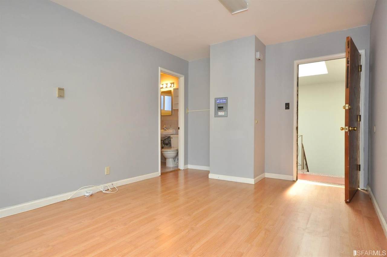234 Duncan Street - Photo 1