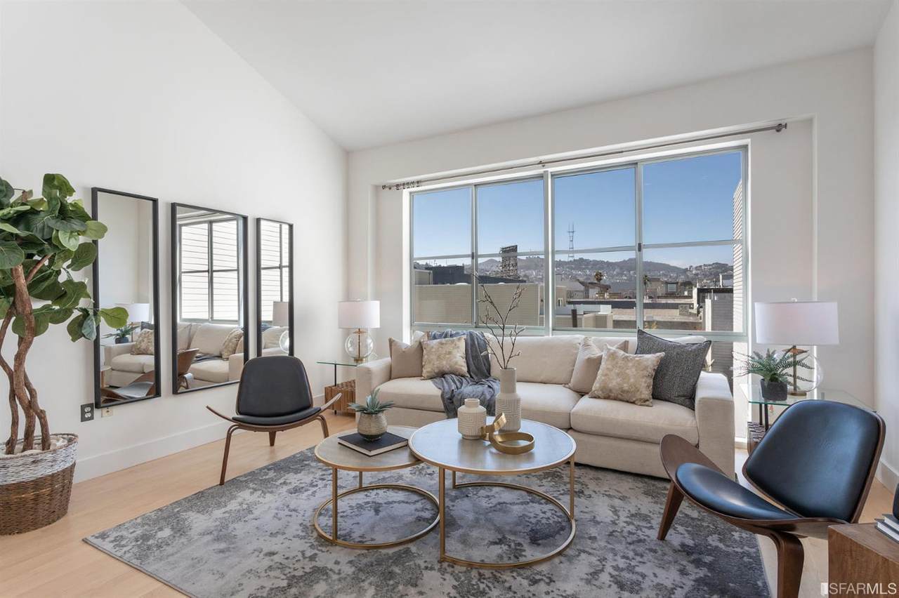588 South Van Ness Avenue - Photo 1
