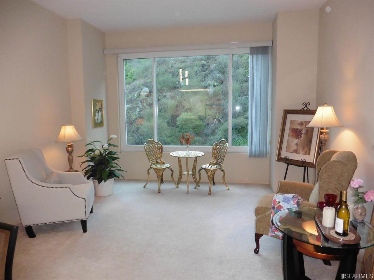 220 Lombard Street - Photo 1