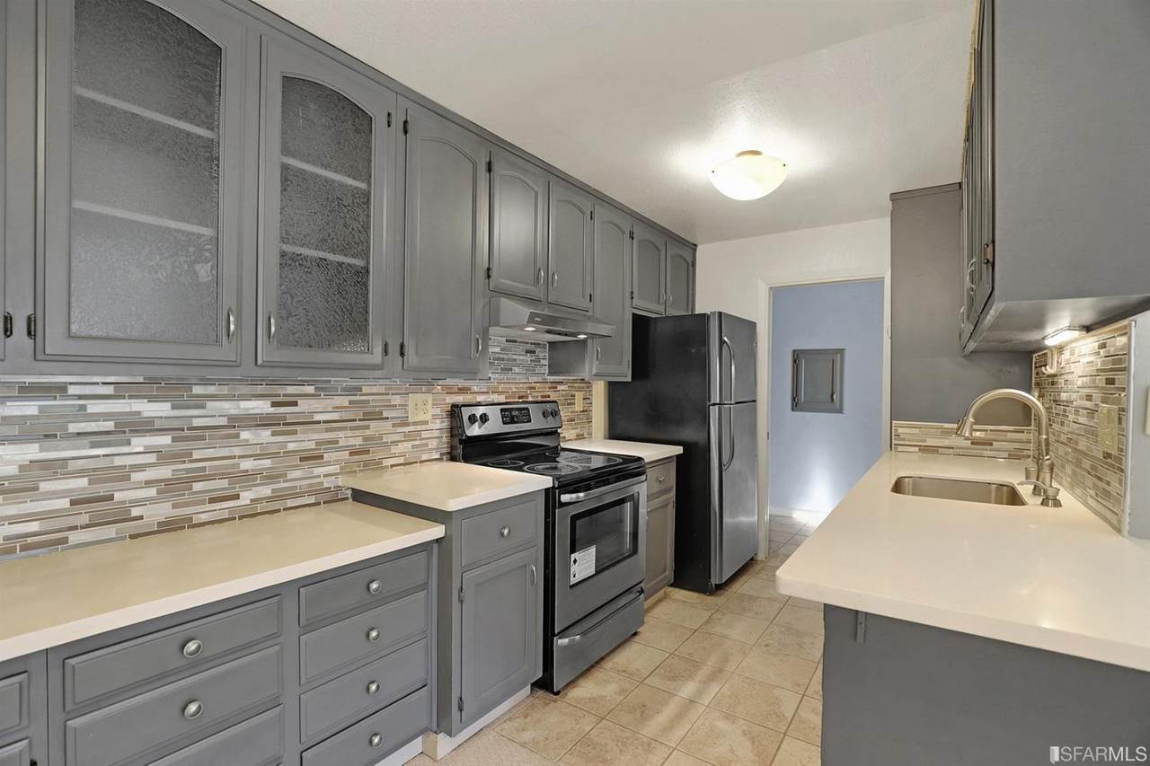 26953 Hayward Boulevard - Photo 1