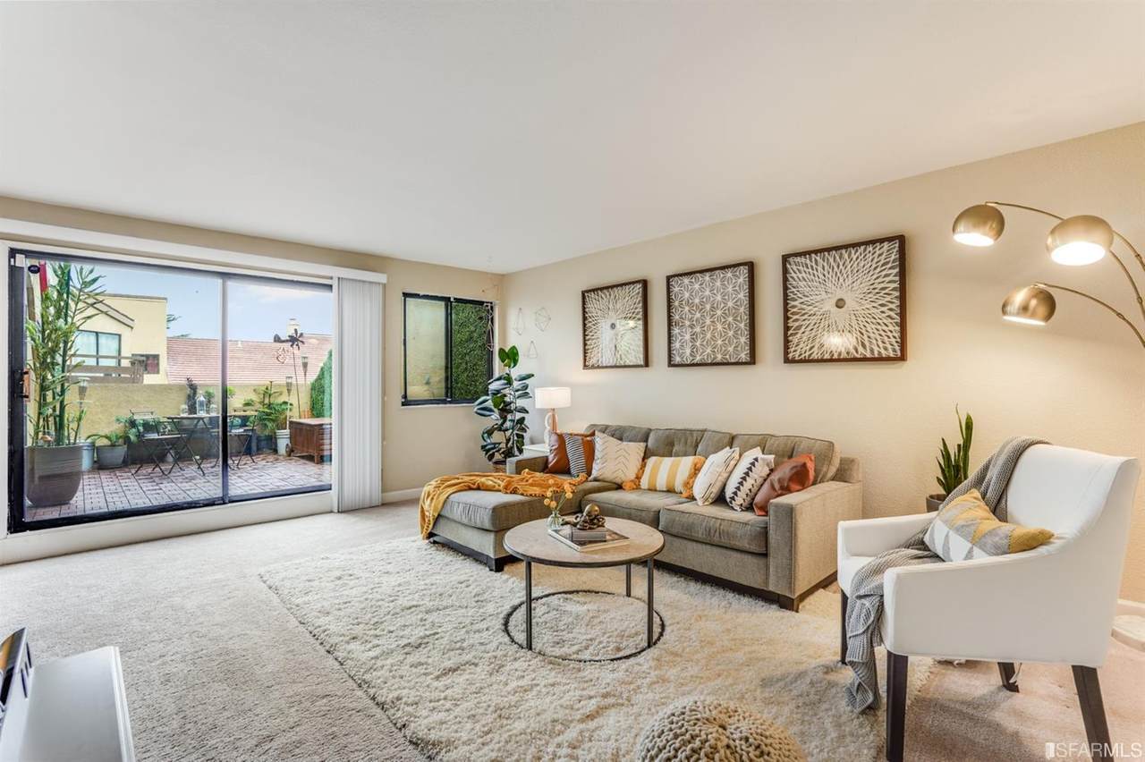 1 Appian Way - Photo 1