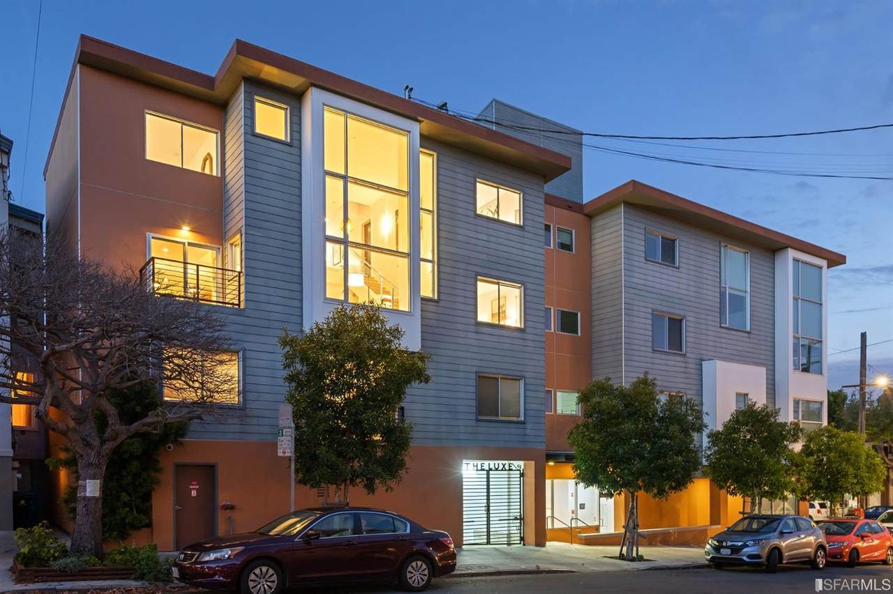 208 28th Street - Photo 1
