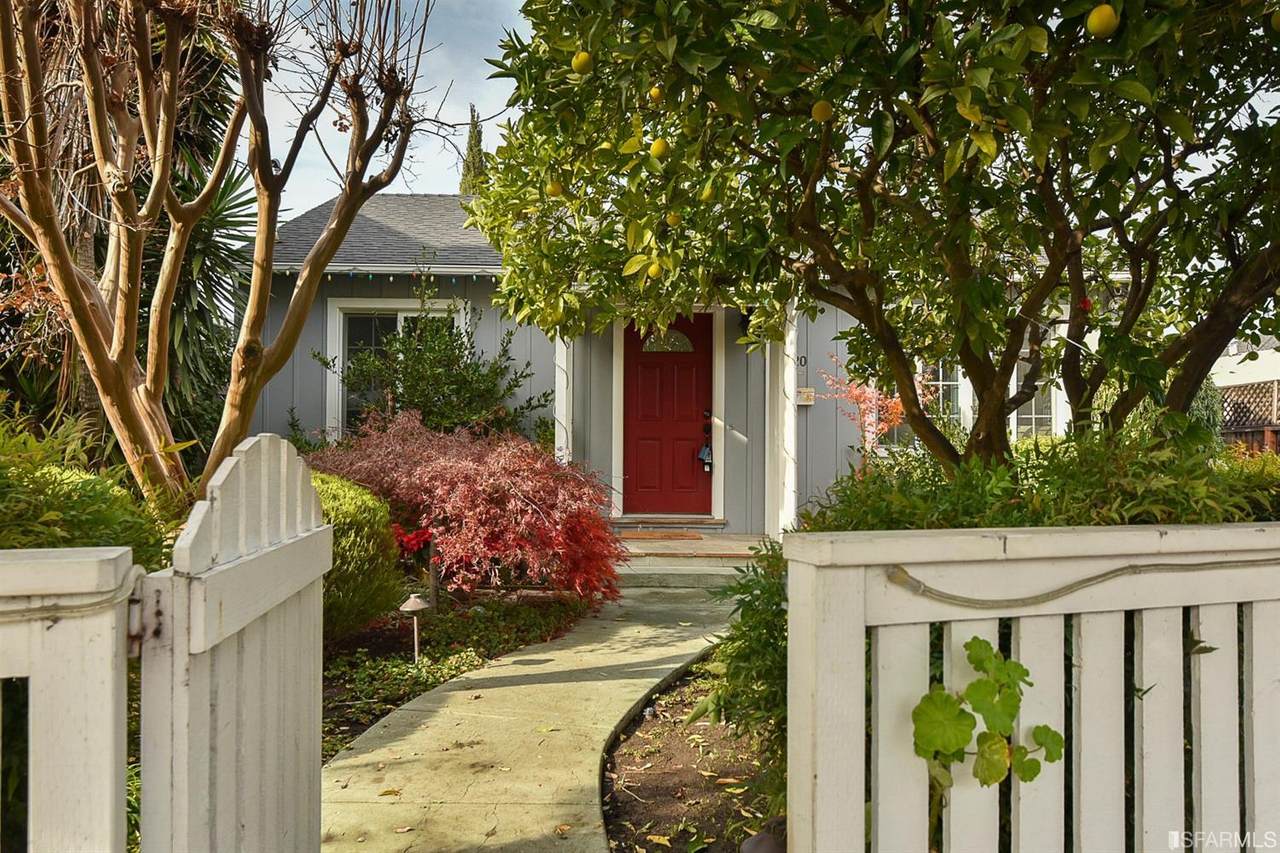 1820 Redwood Avenue - Photo 1