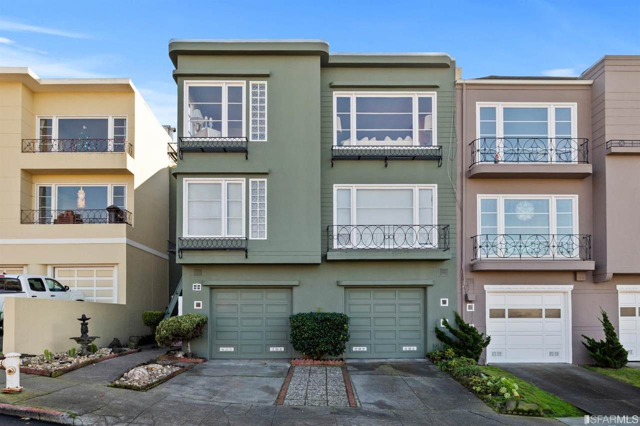 7 Mayfair Drive - Photo 1