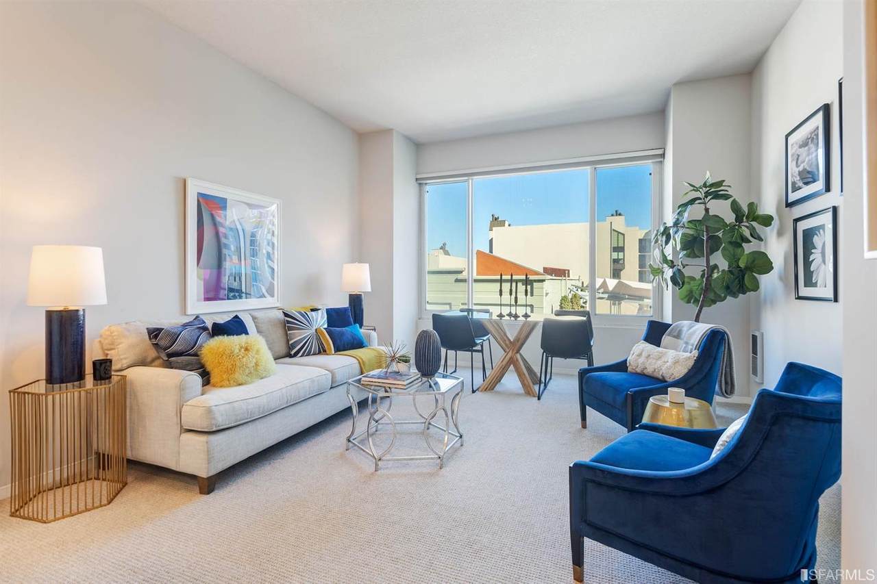220 Lombard Street - Photo 1