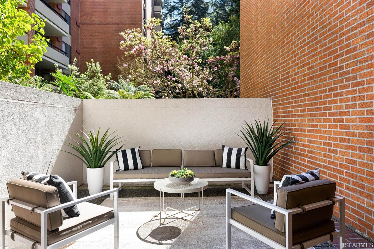 101 Lombard Street - Photo 1