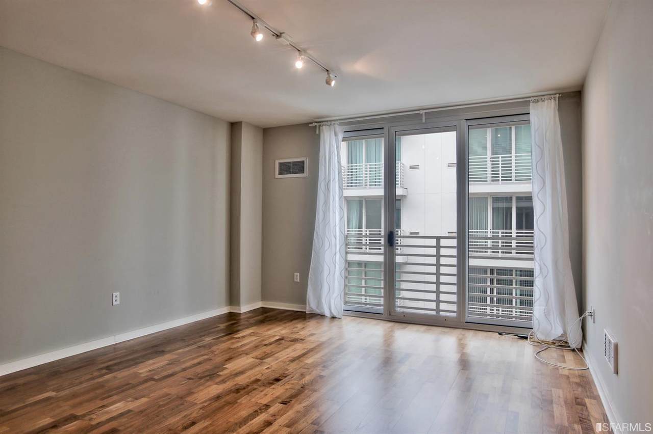 555 4th Street - Photo 1