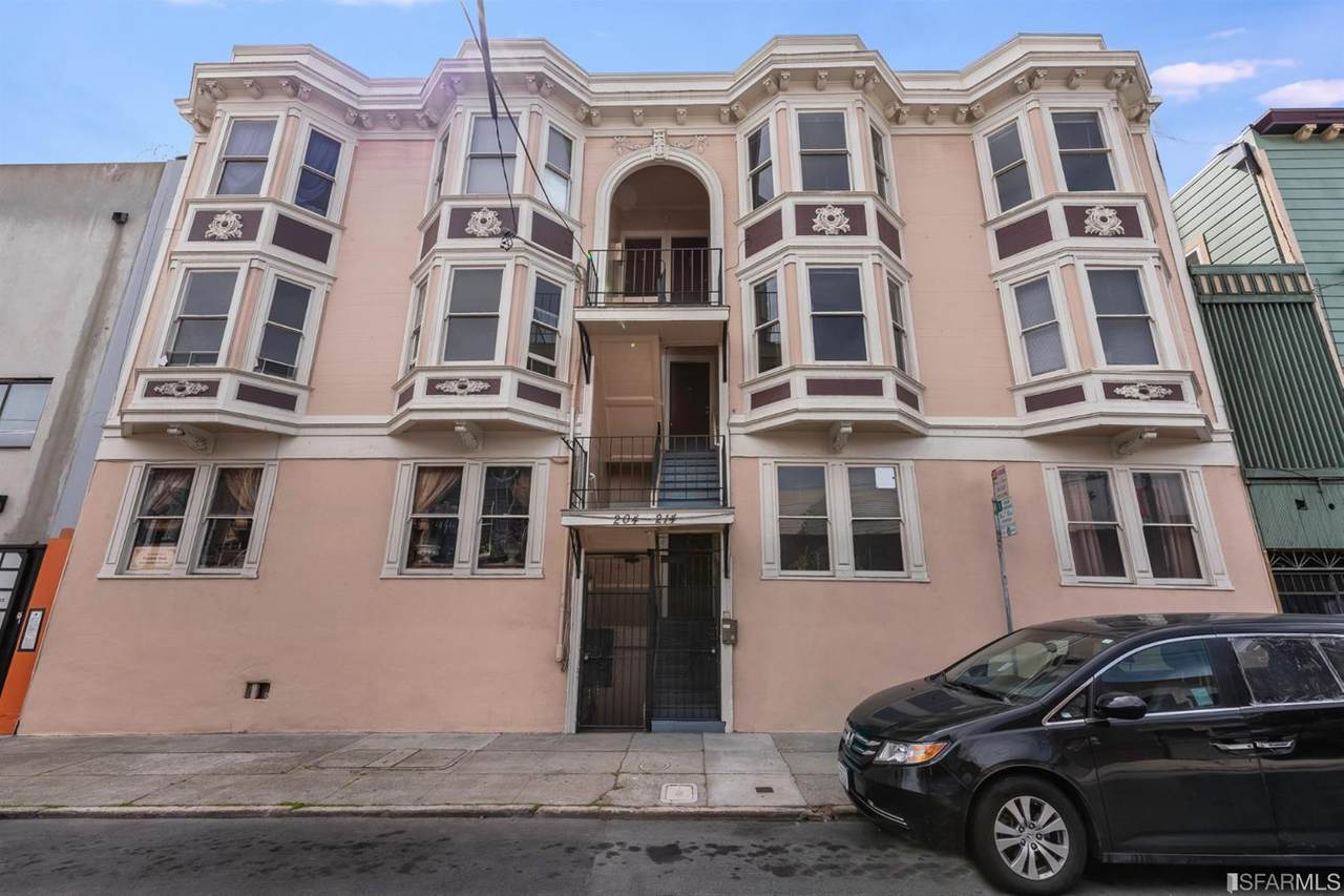 204 Dore Street - Photo 1