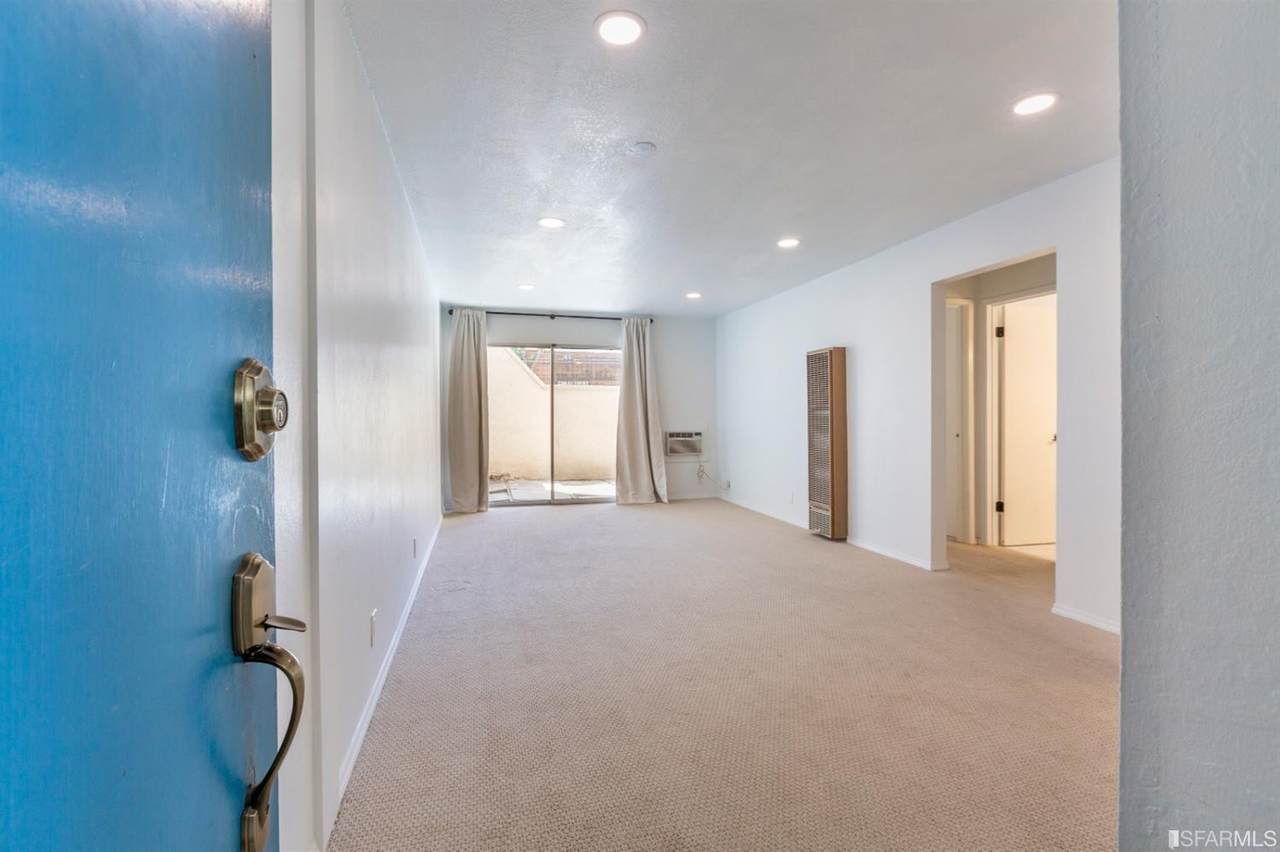 1600 Laguna Street - Photo 1