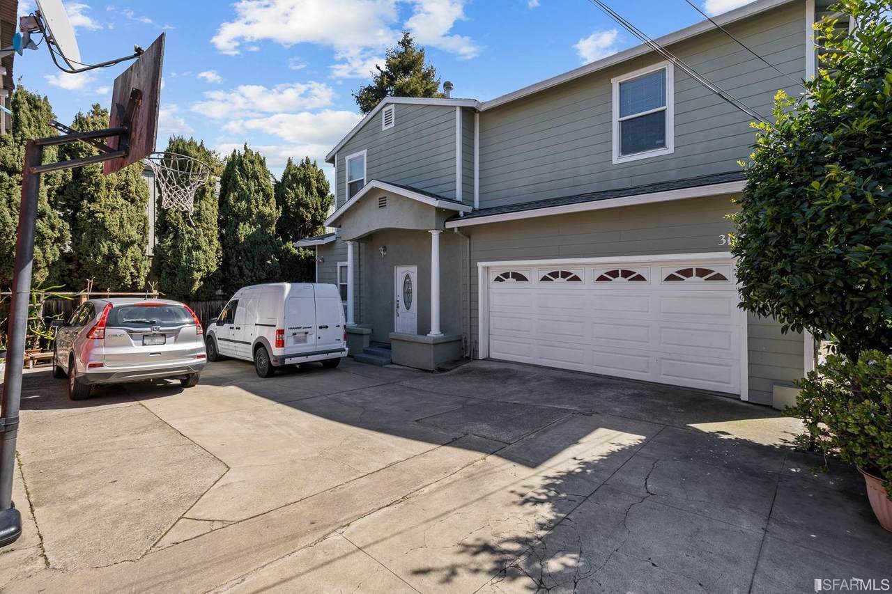3070 Pleitner Avenue - Photo 1