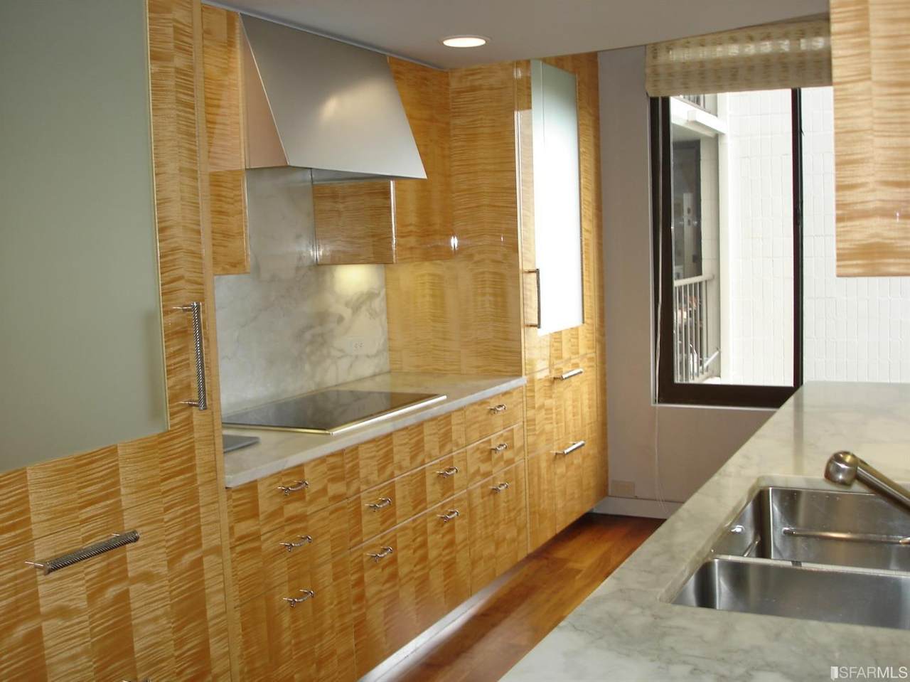 152 Lombard Street - Photo 1