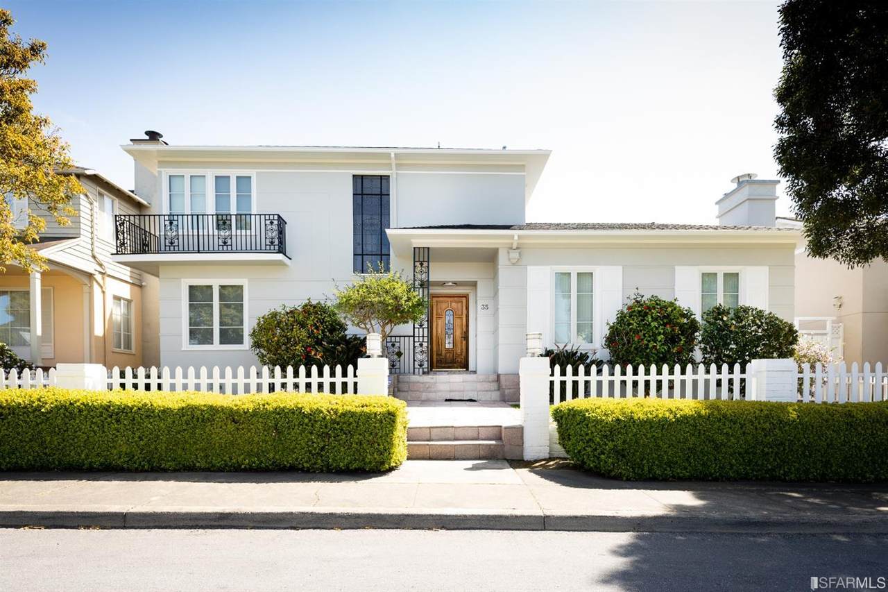 35 Broadmoor Drive - Photo 1