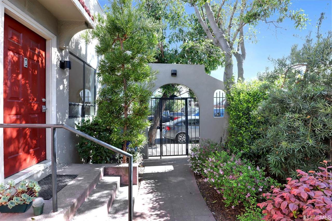 715 18th Street - Photo 1