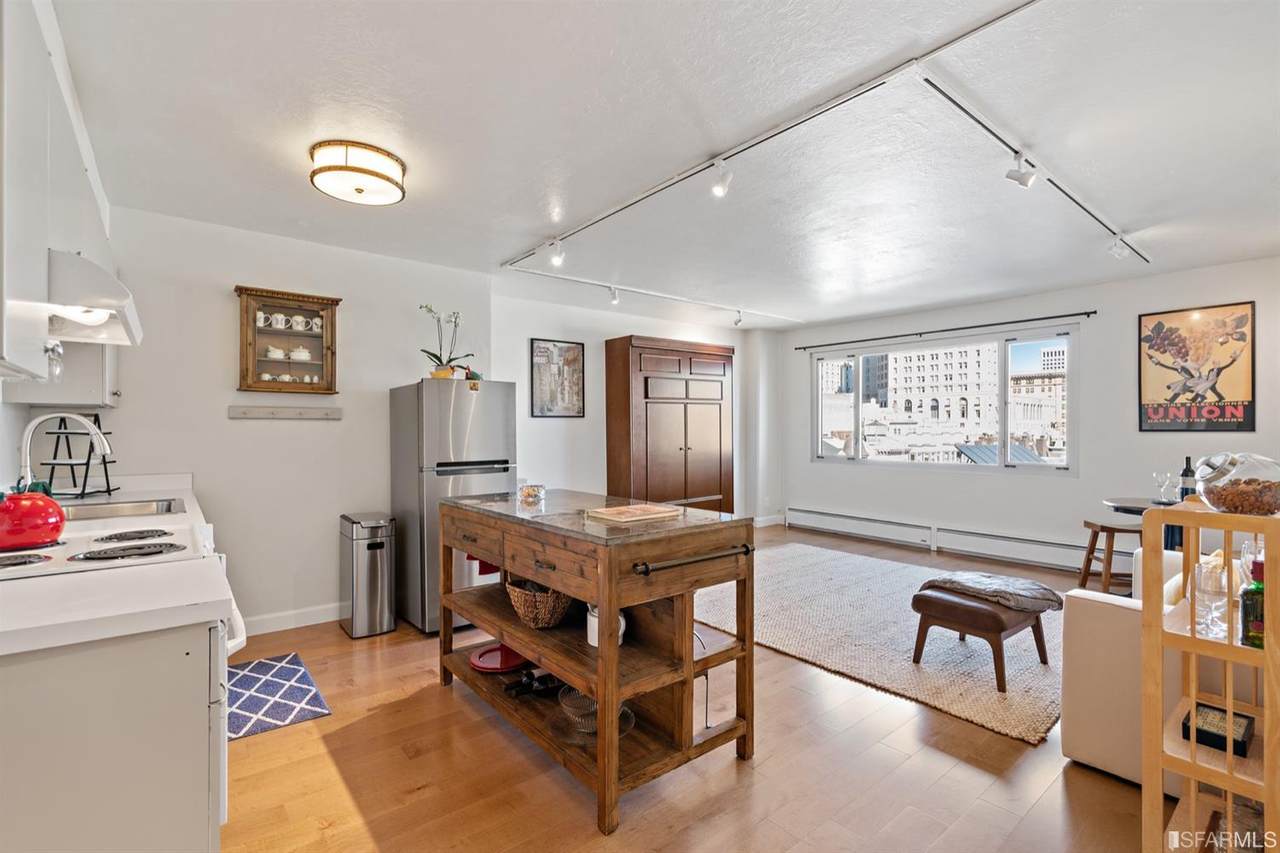 1001 Pine Street - Photo 1