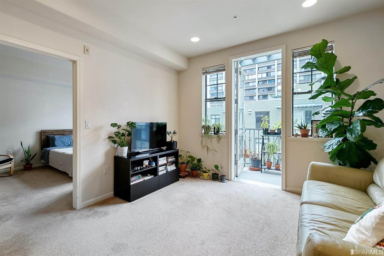 989 Franklin Street - Photo 1