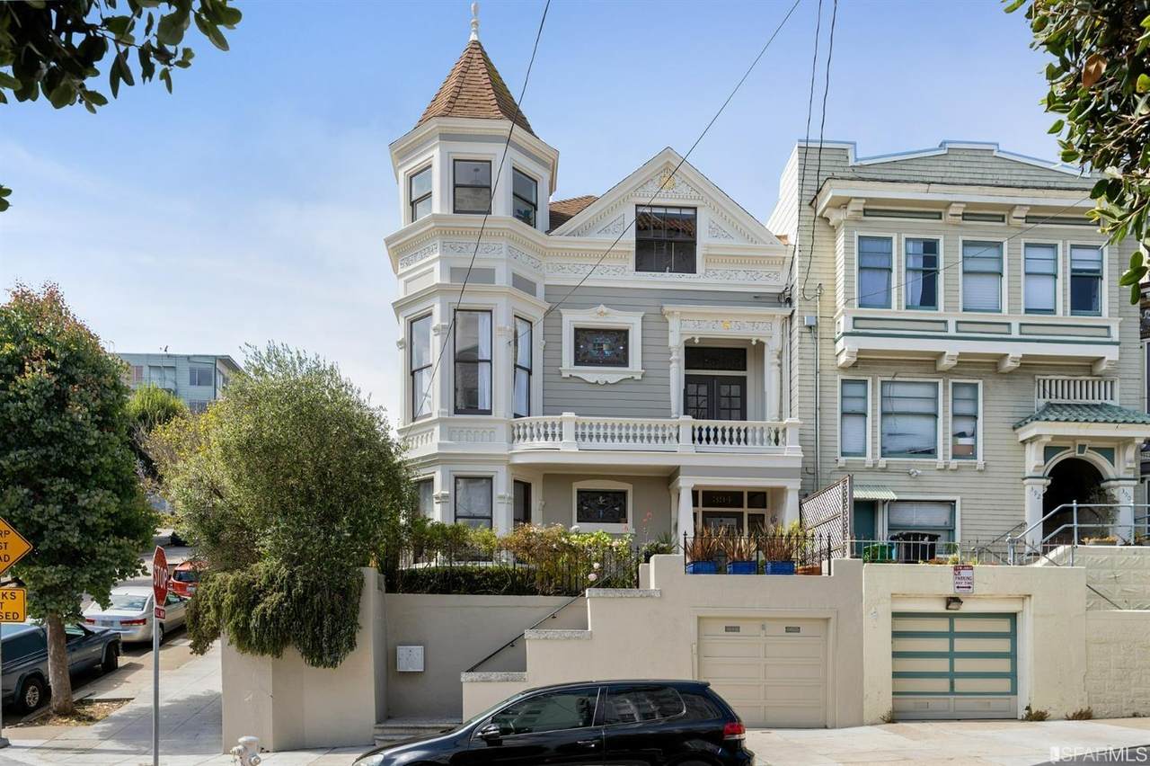 394 Fair Oaks Street - Photo 1