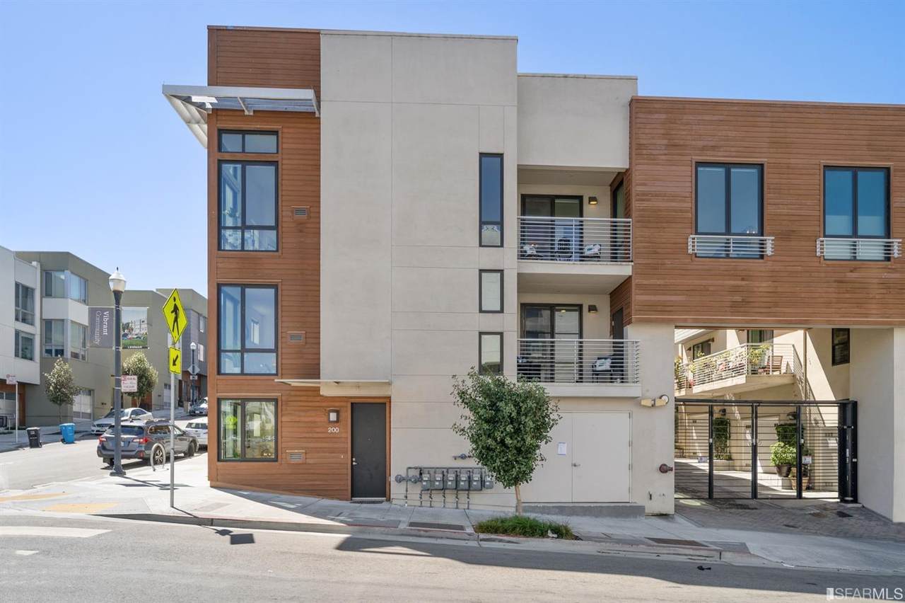200 Friedell Street - Photo 1
