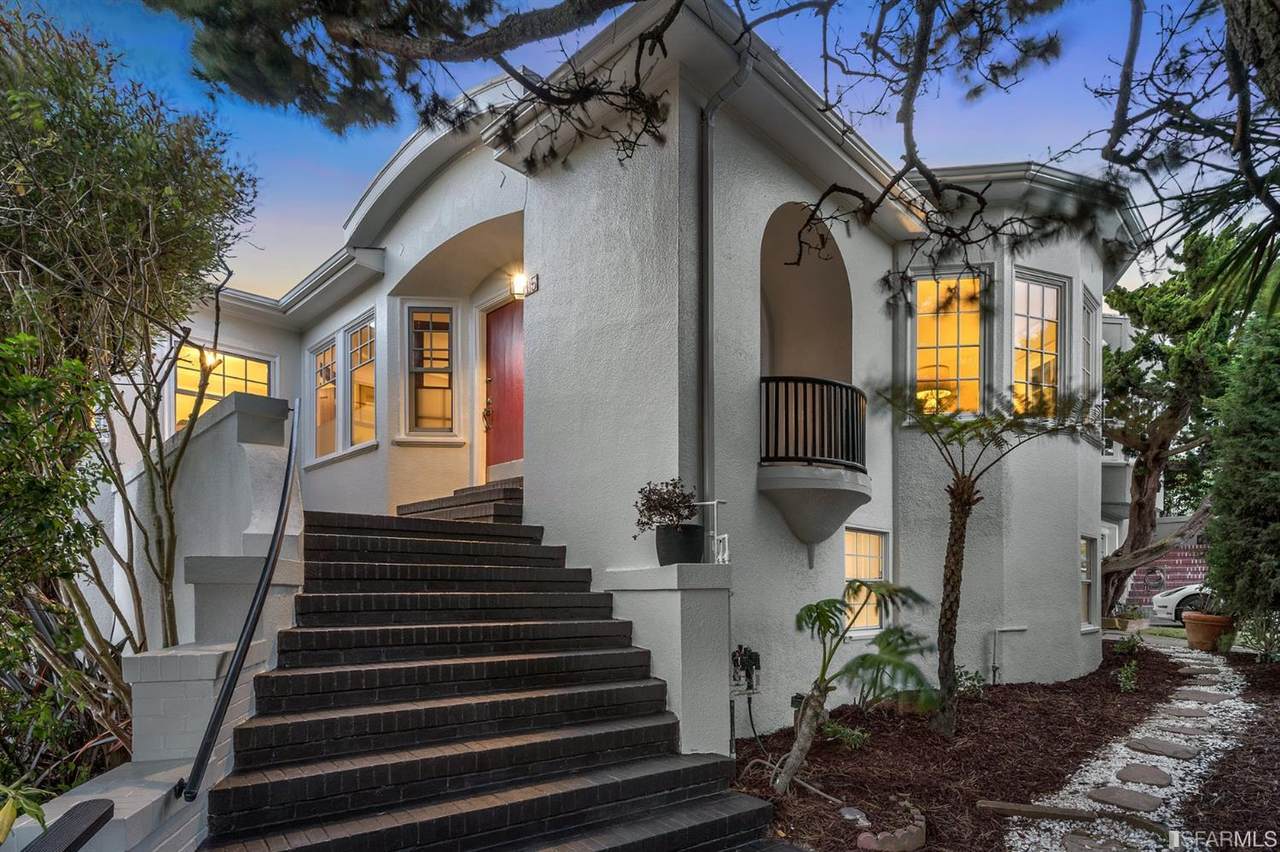 15 Hazelwood Avenue - Photo 1