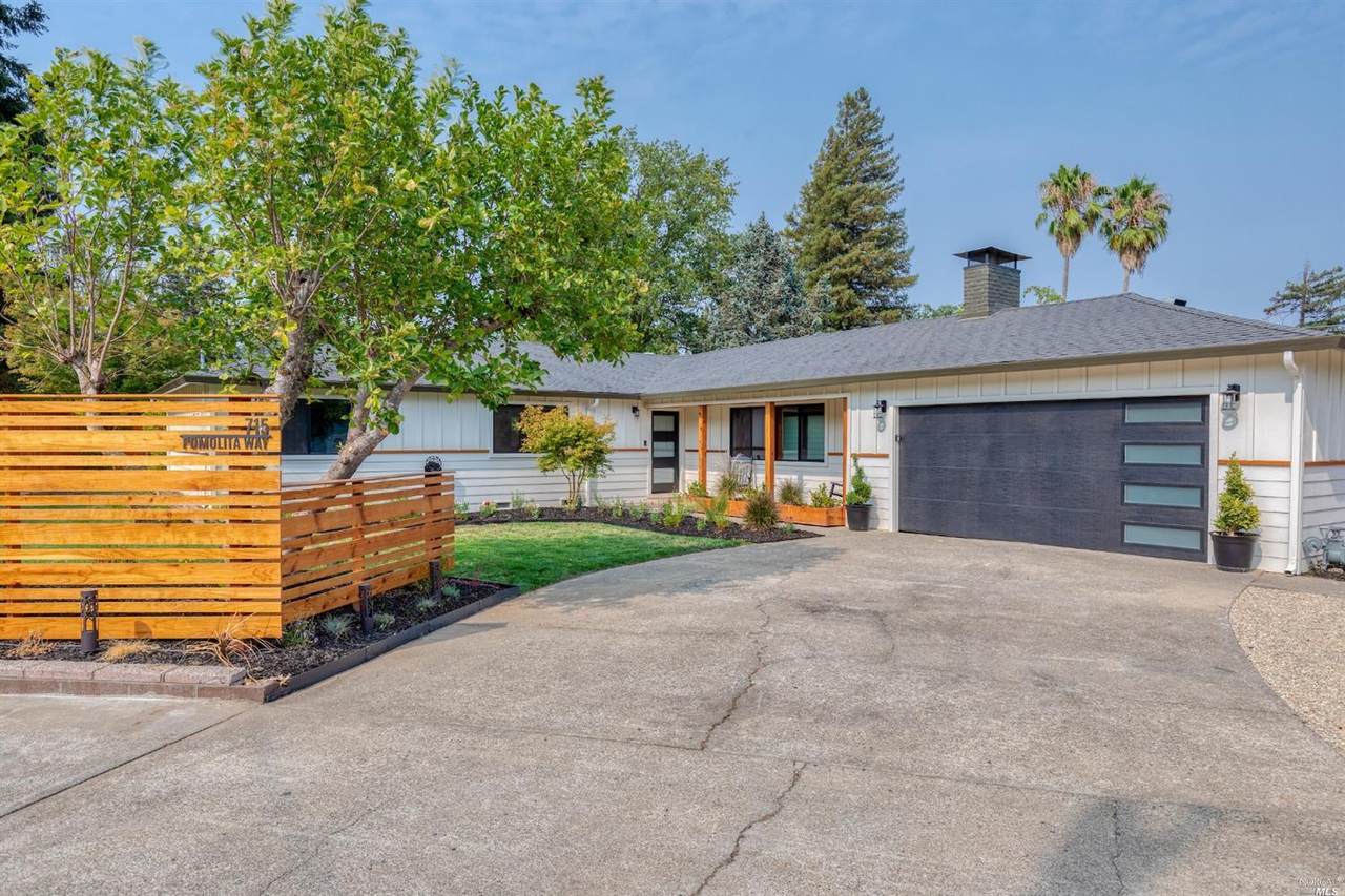 715 Pomolita Way - Photo 1