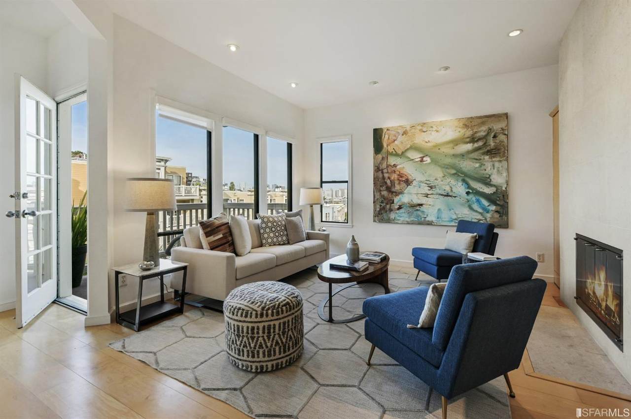 554 Wisconsin Street - Photo 1