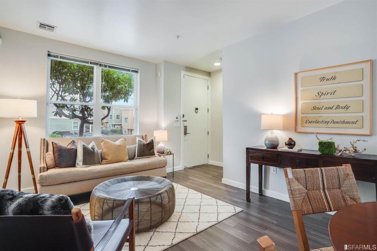 593 Donahue Street - Photo 1