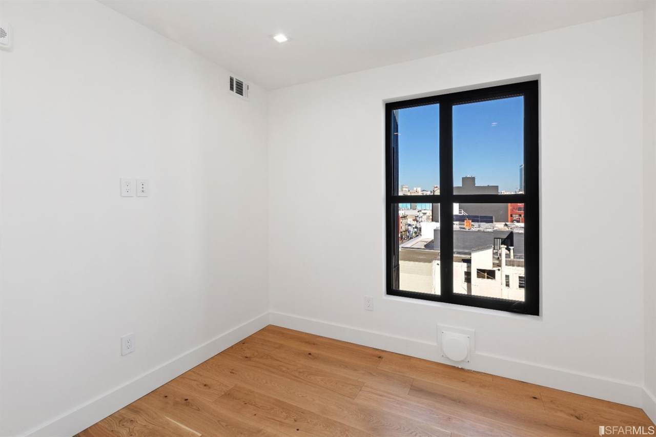 1863 Mission Street - Photo 1