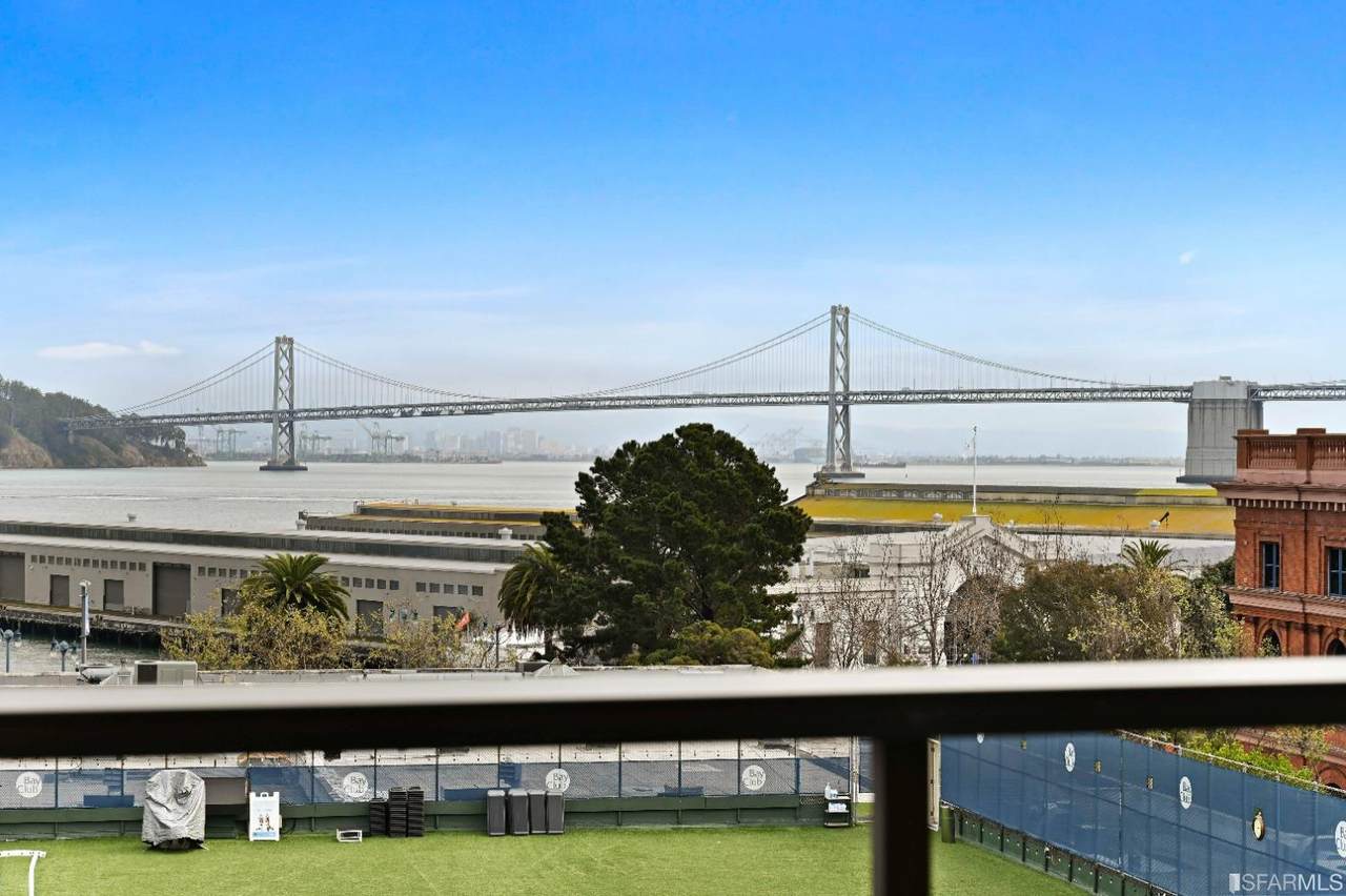 101 Lombard Street - Photo 1