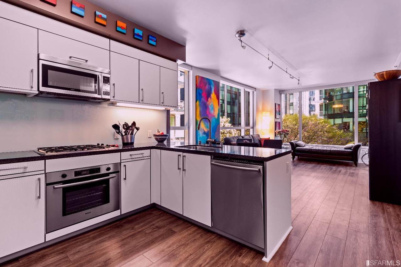 318 Spear Street - Photo 1