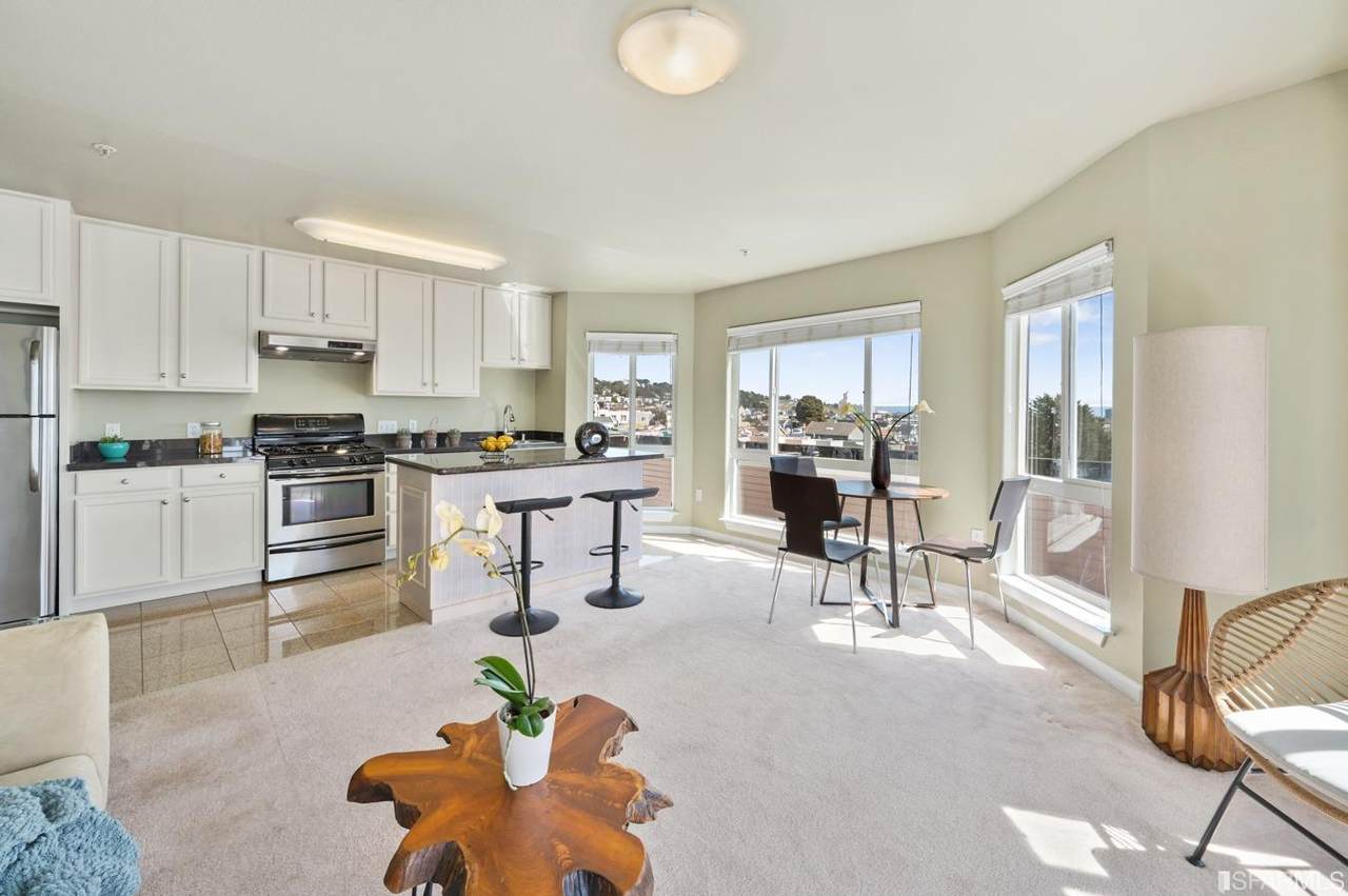 1688 Wallace Avenue - Photo 1