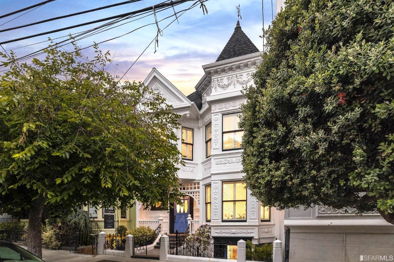 387 Fair Oaks Street - Photo 1