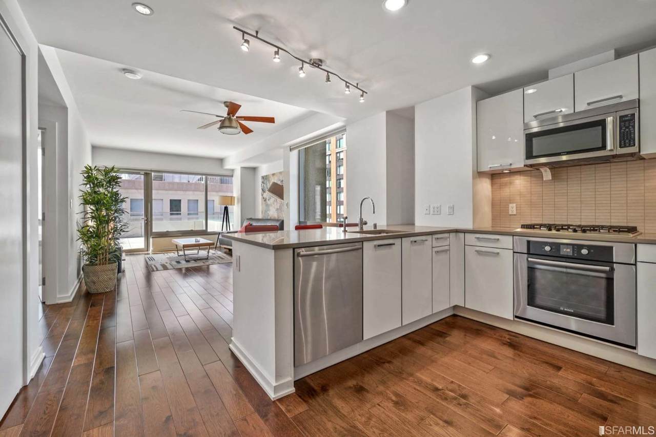 1 Hawthorne Street - Photo 1