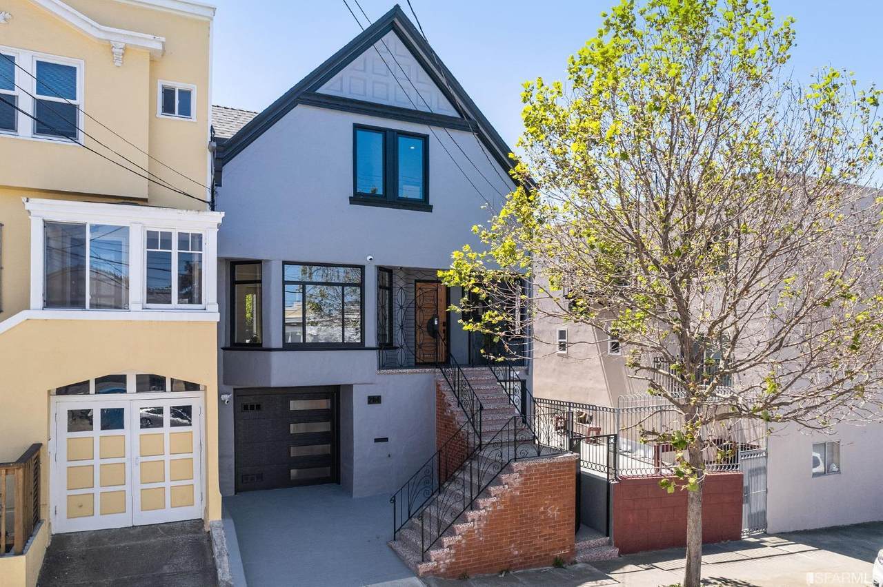 204 Russia Avenue - Photo 1