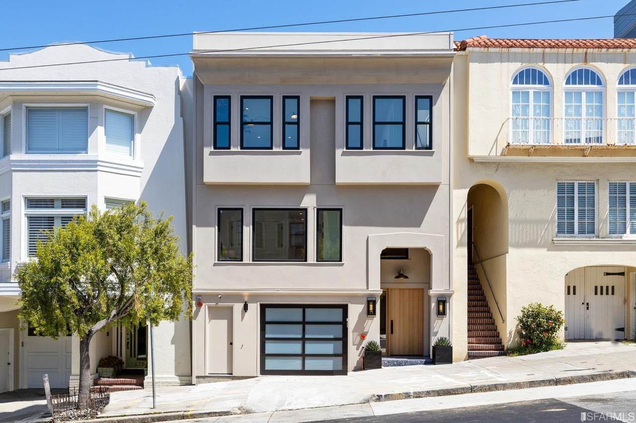 2742 Baker Street - Photo 1