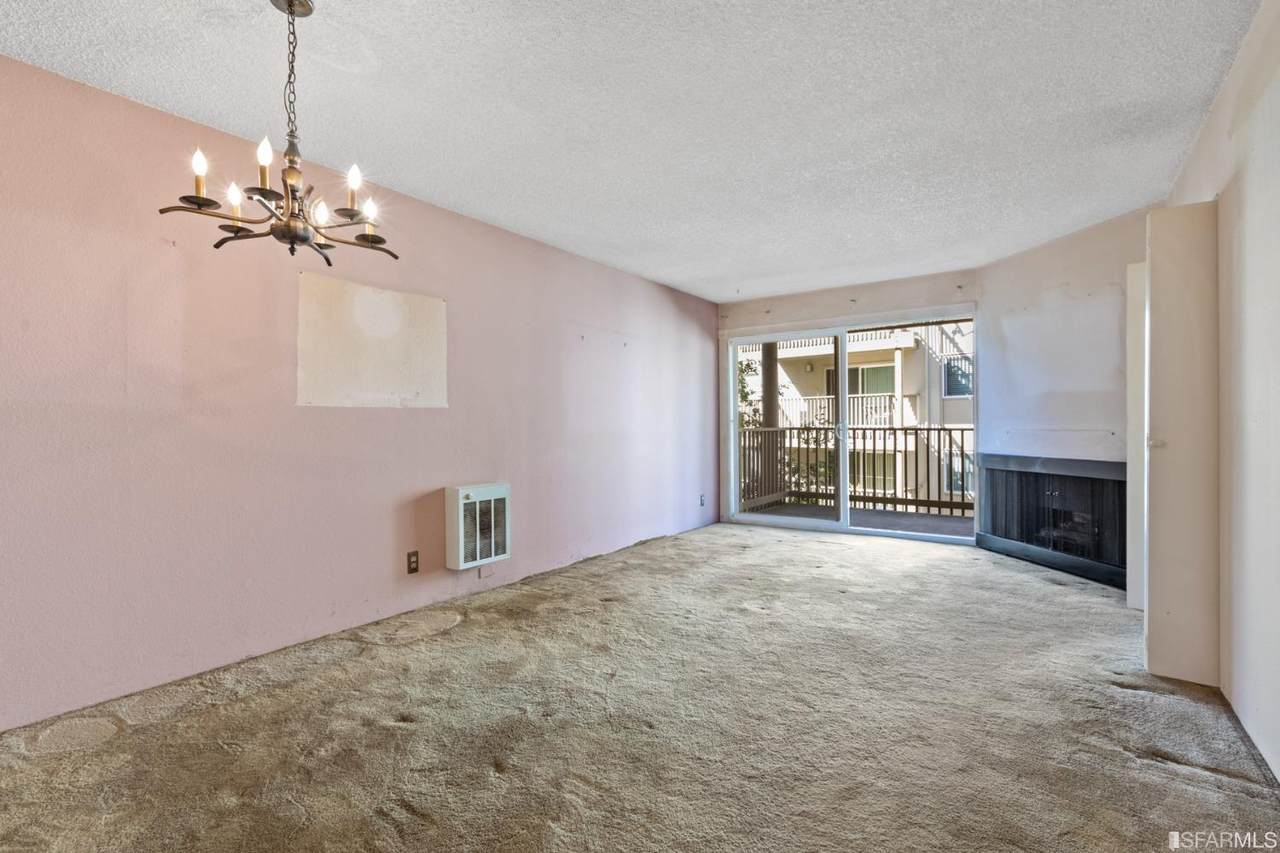 373 Half Moon Lane - Photo 1