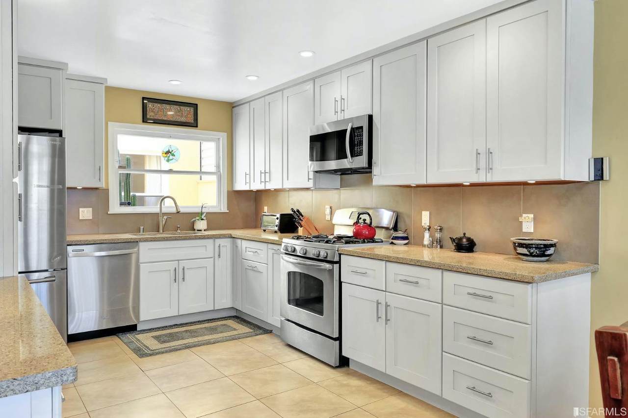 1534 Revere Avenue - Photo 1