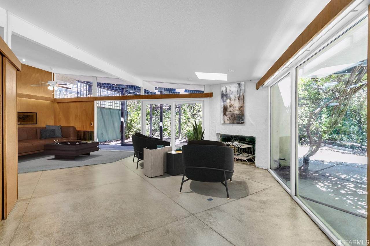 6 Blackthorn Road - Photo 1