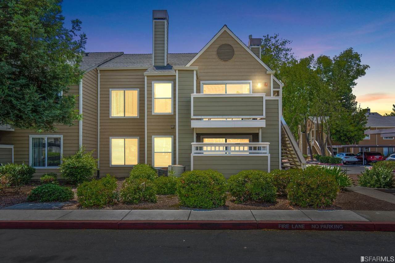 105 Reflections Drive - Photo 1