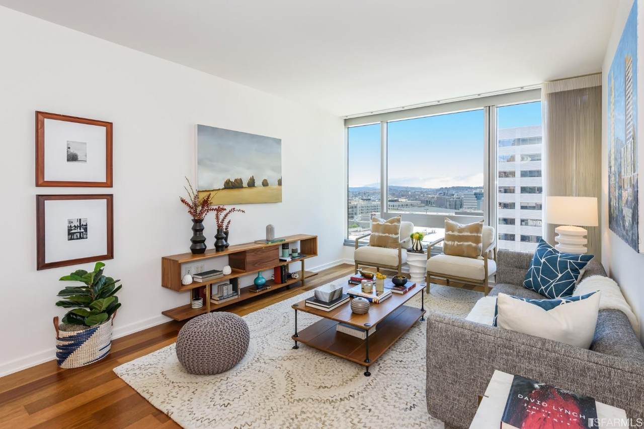 1 Hawthorne Street - Photo 1