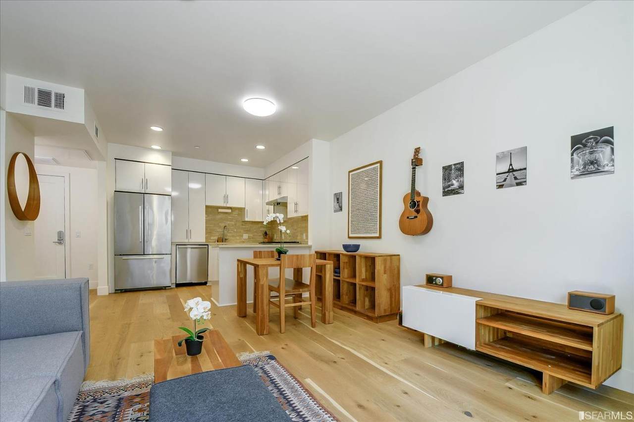 555 Innes Avenue - Photo 1