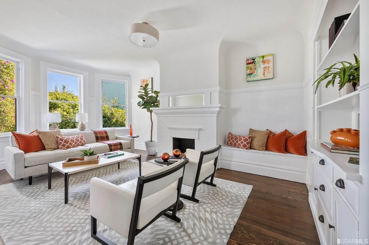 319 Douglass Street - Photo 1
