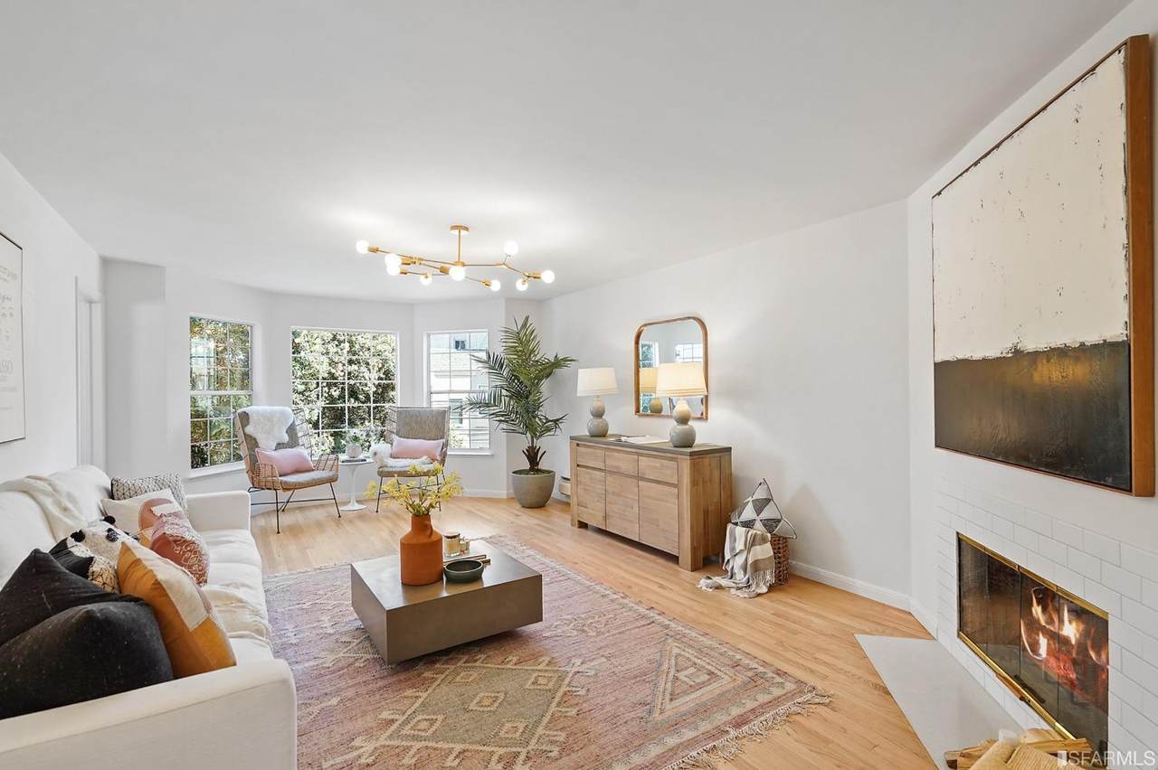 1 Elizabeth Street - Photo 1