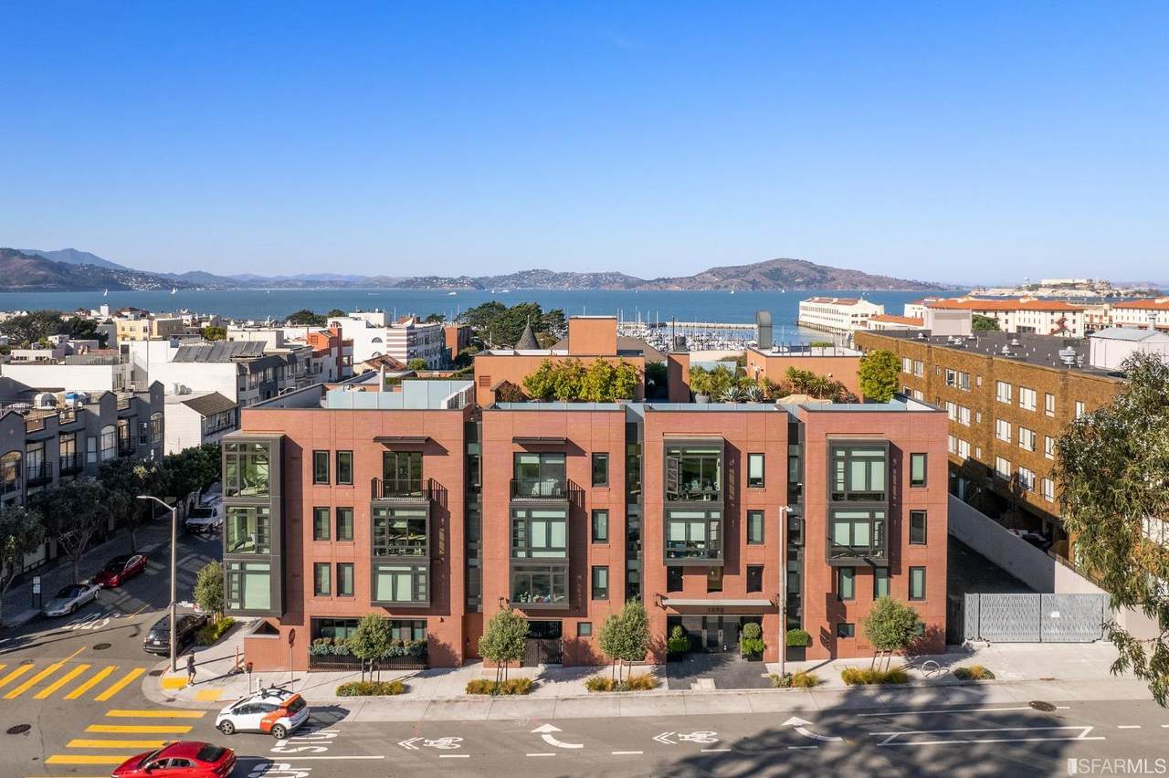 1598 Bay Street - Photo 1