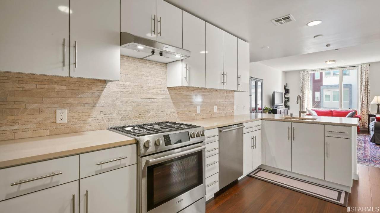 501 Hudson Avenue - Photo 1