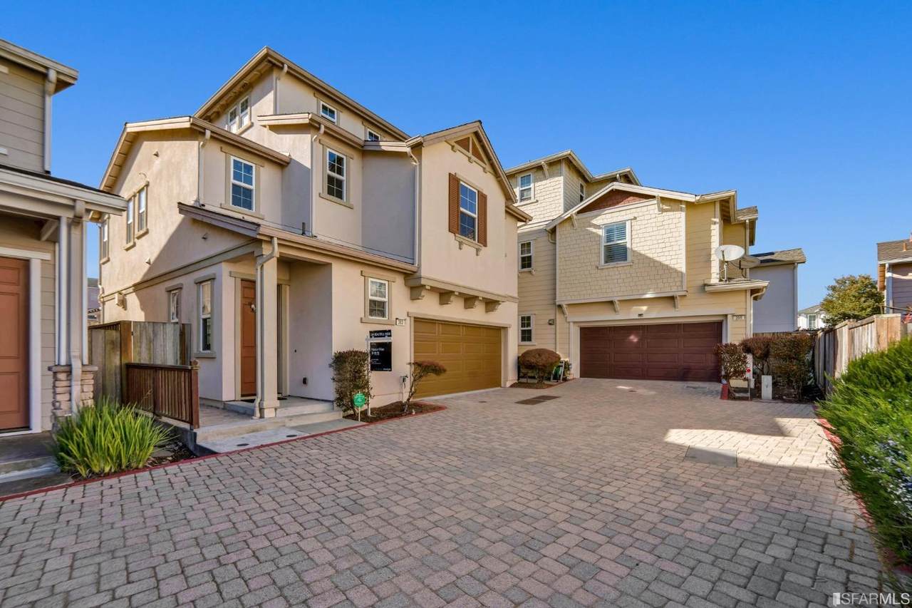 363 Sycamore Street - Photo 1